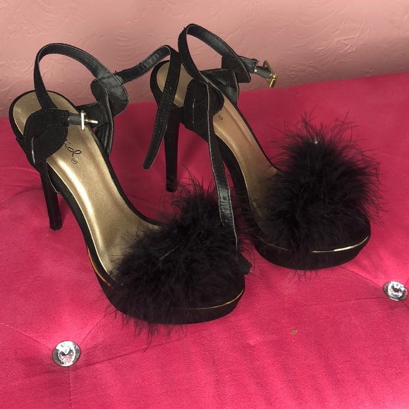 Heels - Picture 2 of 3